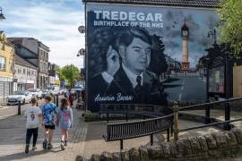 El mural de Aneurin Bevan recuerda las raíces del partido en un momento en que muchos votantes galeses parecen distanciarse de las opciones tradicionales.