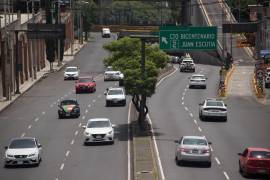 Tránsito vehicular en avenida
