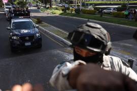 Durante una vigilancia terrestre, de elementos del Ejército, la Guardia Nacional y la Marina, en el municipio de El Rosario aseguraron artefactos explosivos improvisados. FOTO: