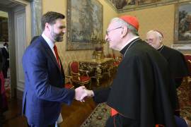 El vicepresidente de Estados Unidos, JD Vance, se reunió este sábado con el secretario de Estado vaticano, el cardenal italiano Pietro Parolin en donde se abordaron la cuestión de los migrantes y presos