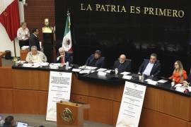 El senador Javier Corral durante los conversatorios para el “Análisis y Propuesta del Dictamen por el que se Expide la Ley en Materia de Telecomunicaciones y Radiodifusión y se Abroga la ley Federal de Telecomunicaciones y radiodifusión vigente”, que se están llevando a cabo en el Senado de la República.