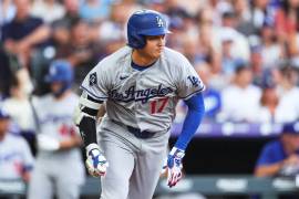 El japonés llegó a 30 cuadrangulares por sexta temporada consecutiva y ayudó a los Dodgers a vencer 7-6 a los Rockies.