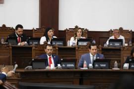 Delia Hernández (segunda de izq. a der. en la parte de arriba), propone reformar la fracción IV del artículo 19 de la Constitución Política de Coahuila.