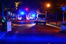 Agentes de policía se encuentran en el lugar tras la cancelación del Christopher Street Day en Berlín, el sábado 25 de julio de 2026.
