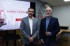 Reveles Márquez dijo que se busca que tengan un medio digital para postular sus productos y servicios. FOTO: