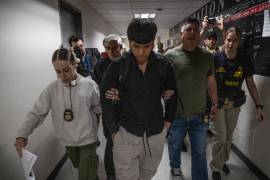 Tras el fallo del juez P. Casey Pitts, que califica de “arbitrarias y caprichosos” las tácticas del ICE, la prohibición de arrestar a migrantes en juzgados civiles que ya se aplicaba en Nueva York, se extiende ahora a todo el país.