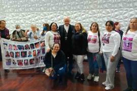 20 de noviembre del 2025. Representantes de colectivos de familias buscadoras de desaparecidos de varios estados del país, se reunieron con Javier Acero Pérez, obispo auxiliar de la Arquidiócesis Primada de México, y Jorge Atilano González, director ejecutivo del Diálogo Nacional por la Paz, para presentar estrategias para agilizar la búsqueda de desaparecidos, que posteriormente serán entregadas a la secretaria de Gobernación, Rosa Icela Rodríguez.