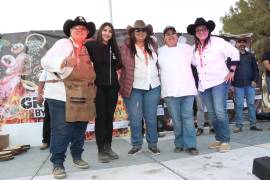 El equipo de Saltillo, “Las Norteñas”, conformado por la capitana, chef Amanda Covarrubias, chef Patricia Arredondo, chef Judith Herrera y chef Isamar Cortez, presentó a su nueva integrante de Torreón, Coahuila: chef Mónica Cortés. FOTO: FRANCISCO MUÑIZ