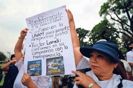 El importe efectivo se determina con base en el número de aplicaciones solicitadas y en los servicios realmente prestados durante los distintos procesos de ingreso considerados en el contrato.