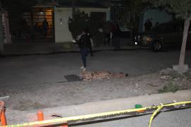 El cuerpo fue cubierto con una cobija.,