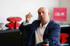 La banca de desarrollo debe jugar un papel complementario al de la banca comercial para que los grandes proyectos de inversión en México puedan concretarse, particularmente al tratarse de iniciativas de infraestructura vinculadas al Plan México del actual gobierno, afirmó el director general de Banorte, Marcos Ramírez.