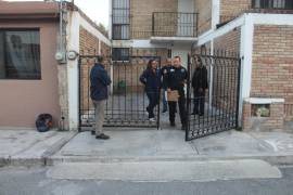 Elementos de Protección Civil y Bomberos acudieron al domicilio para controlar la situación tras el flamazo.