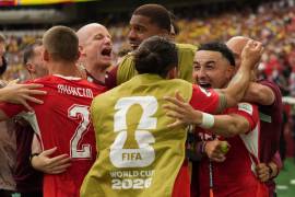 Los futbolistas suizos celebraron el pase a la siguiente ronda después de completar una tanda casi perfecta.