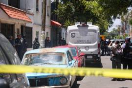 La Fiscalía Estatal de Jalisco aseguró la millonaria cifra, armas y detuvo a un hombre.