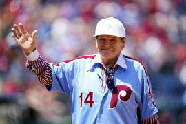 Pete Rose, una de las figuras más emblemáticas del béisbol y poseedor del récord de más hits en la historia de las Grandes Ligas, falleció a los 83 años en su hogar en Las Vegas.