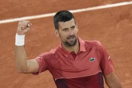 Novak Djokovic sigue adelante en el Roland Garros y buscará refrendar su título.