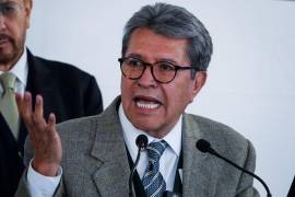 ¿La Ley Antistickers será aprobada? Ricardo Monreal se opone a la iniciativa