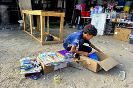 A un día de que arranque el nuevo curso escolar en la Franja de Gaza, las autoridades educativas y las familias palestinas se preparan para afrontar el regreso a las aulas de miles de niños tras tres años de guerra.