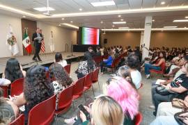La UAdeC realizó una conferencia internacional sobre relaciones geopolíticas entre China, Estados Unidos y México.
