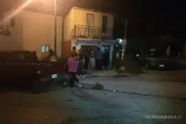 La víctima sufrió lesiones graves tras ser agredida con palos y piedras en su domicilio de la colonia González Cepeda; falleció horas después.