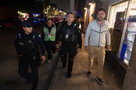 Autoridades municipales realizan inspecciones en establecimientos del primer cuadro de la ciudad.