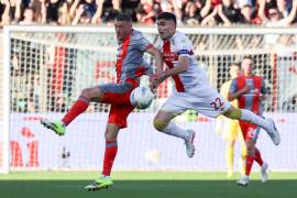 Johan Vásquez fue uno de los jugadores mejor evaluados tras el empate entre Genoa y Cremonese.