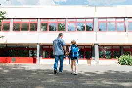 El involucramiento de los hijos para elegir la escuela fomenta un sano desarrollo escolar.