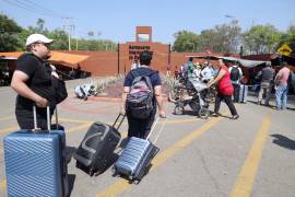 La protesta generó afectaciones para decenas de viajeros y trabajadores que quedaron varados.