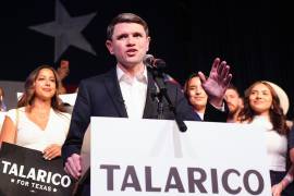 Talarico defendió ampliar las vías legales para inmigrantes trabajadores y abrir un camino a la ciudadanía para quienes llevan años en el país y cumplen la ley.
