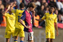 El técnico del Barcelona, Flick, no pudo evitar la derrota de su equipo, que sigue sin encontrar el rumbo en LaLiga.