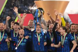 Inter venció 2-0 a Lazio en el Estadio Olímpico de Roma y conquistó la Coppa Italia para sellar el doblete nacional.