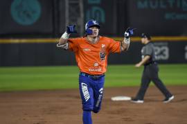 Algodoneros de Unión Laguna vino de atrás en el Estadio Francisco I. Madero y remontó para vencer 10-9 a Saraperos de Saltillo.