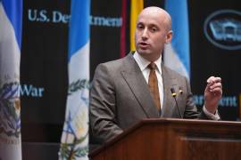 El subjefe de gabinete de la Casa Blanca, Stephen Miller, habla en la Conferencia Anticartel de las Américas, en el Comando Sur de EU en Doral, Florida.