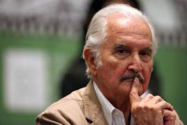 El escritor mexicano Carlos Fuentes en 2009, durante la presentación de su libro “Adan en el Eden” en el primer día de la XXIII Feria Internacional del Libro de Guadalajara (FIL) en la ciudad de Guadalajara (México).