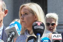 Virginia Giuffre ofrece una conferencia de prensa frente a un tribunal de Manhattan en Nueva York, el 27 de agosto de 2019.