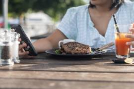 Ayrin estaba tan entusiasmada con la relación que creó una comunidad en Reddit llamada MyBoyfriendIsAI.