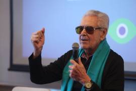 Salud. A sus 92 años, Eric del Castillo permanece en recuperación tras ser intervenido por un problema de circulación en las piernas.