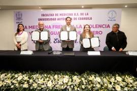 Autoridades universitarias y de procuración de justicia formalizaron la alianza para fortalecer la atención a víctimas desde el ámbito médico.