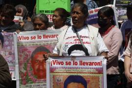 Madres y padres de los 43 normalistas desaparecidos el 26 de septiembre de 2014 en Iguala, Guerrero, respondieron al informe del presidente López Obrador sobre este caso