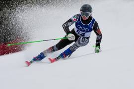 El circuito de Stelvio se volvió peligroso por el clima, obligando a la retirada de 50 de 96 competidores.