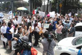 Raymundo Riva Palacio advierte que el oficialismo ha tomado “una estrategia de alto riesgo” para neutralizar la movilización estudiantil al buscar enfrentar a los estudiantes que está en contra de la reforma y a los que aseguran estar a favor.