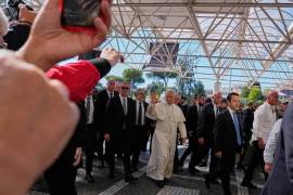 El papa León XIV llega a la Policlínica Agostino Gemelli en Roma, el martes 13 de octubre de 2026, para una operación programada en el pulmón.