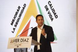 Javier Díaz González, candidato a la alcaldía de Saltillo, presenta su plan de gobierno centrado en proyectos de reingeniería vial y modernización del transporte urbano.