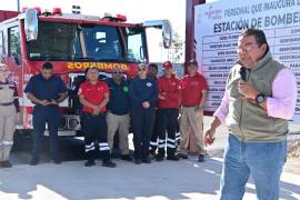 El alcalde Roberto Clemente Piña Amaya durante la inauguración de la Nueva Central de Bomberos en Frontera, Coahuila, que llevará el nombre de “Leopoldo Galván Olvera”.