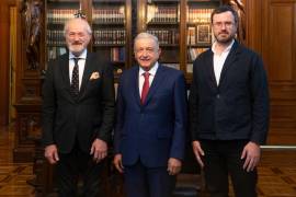 El presidente Andrés Manuel López Obrador se reunió con John y Gabriel Shipton, papá y hermano del activista encarcelado, Julian Assange.
