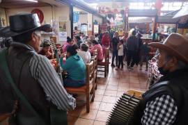 Los locatarios del Mercado Juárez confían en que las buenas ventas seguirán los próximos días.