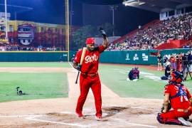 Yasiel Puig quien se llevó el galardón de campeón de este Derby de cuadrangulares demostrando su poderío en el bateo.