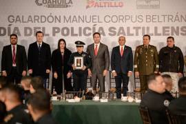 En el Día del Policía Saltillense, cinco elementos de la corporación fueron condecorados con el galardón “Manuel Corpus Beltrán”.