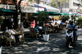 Ven factible que ciudadanos lleguen caminando, tomen un café o coman en un restaurante al aire libre y disfruten un espectáculo.