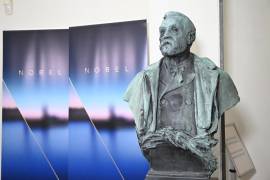 Vista de un busto de Alfred Nobel en Estocolmo, Suecia. Esta semana se anunciaron los ganadores de los Premios Nobel de Medicina, Física, Química, Literatura y la Paz.